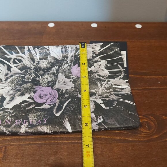 Urban Decay Makeup Pouch + Scent & Skin Mix - Picture 8 of 8